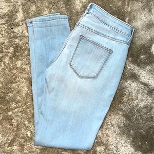 Size 4 Stretchy Jeans - Light Wash